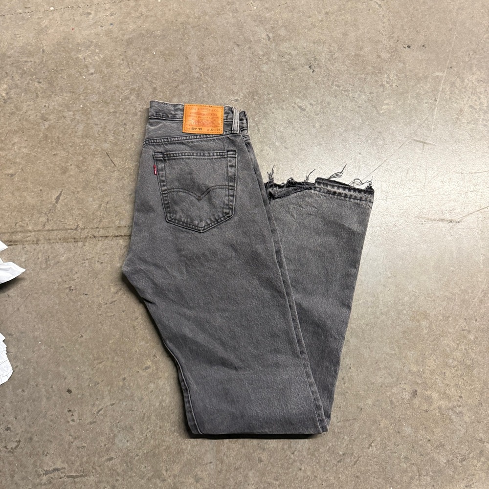 Levis 501 93 Straight Leg Jeans Mens 32x34 Grey Washed Distressed Cut Off Hem